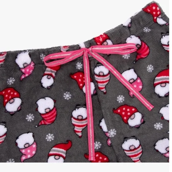 💥💥BOGO SALE💥💥PLUSH Fleece PJ & Gripper Sox Gnomes Print - Picture 4 of 6